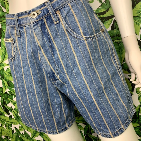 Vintage Guess Jean Shorts Women's Size 26 Denim Stripes Retro Triangle Logo - Picture 9 of 12